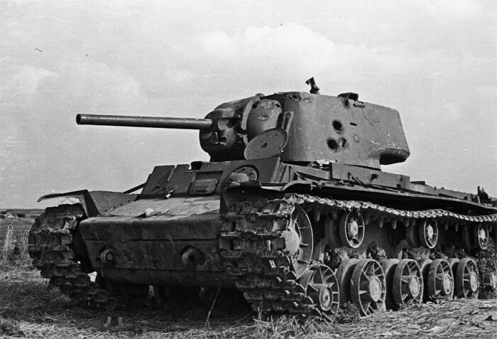 Климент Ворошилов: почему немцы боялись этого танка, и зачем его убрали из армии