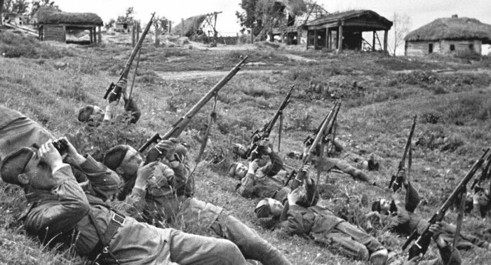 Как советские солдаты сбивали самолёты из винтовки