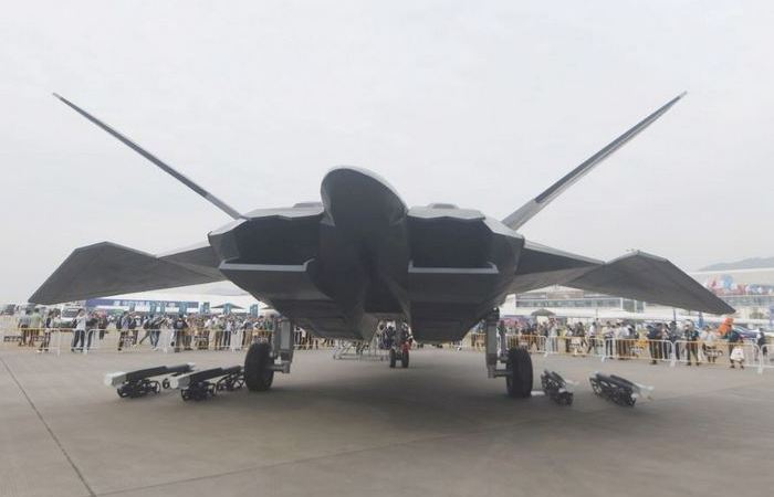 Самолёт изрядно пугает генералов в Пентагоне.