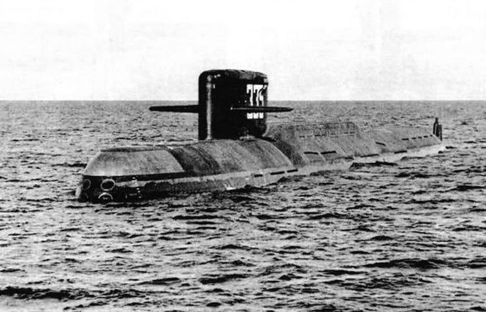 Первый стратегический ракетоносец.