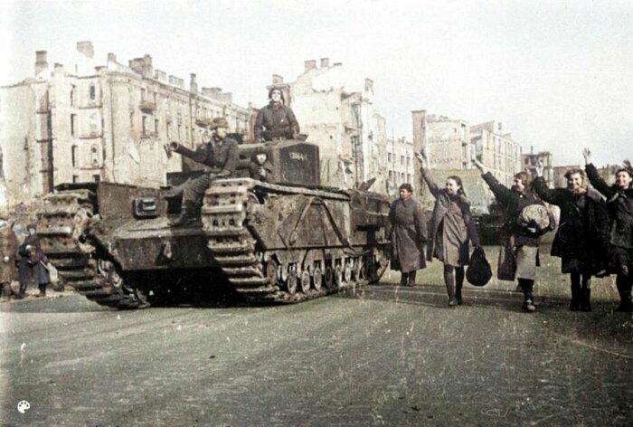 Тяжелый танк Черчилль. |Фото: pulse.mail.ru.
