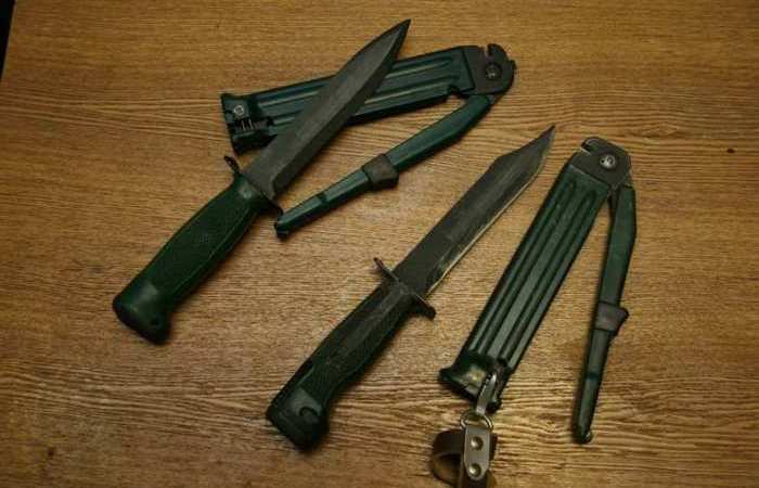 Нож с интегрированным пистолетом. Нож с интегрированным пистолетом.