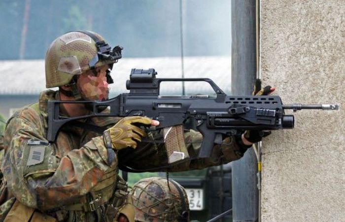 В итоге от патрона и автомата отказались под давлением США. В итоге от патрона и автомата отказались под давлением США.