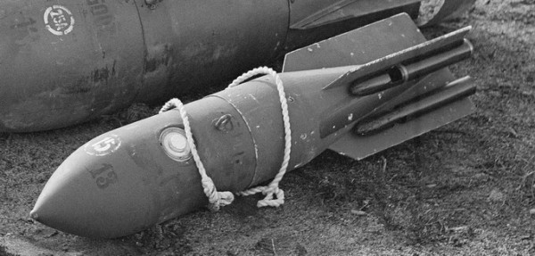 Пара свистков хорошо видна на хвостовом оперении бомбы SC-50. |Фото: ya.ru.