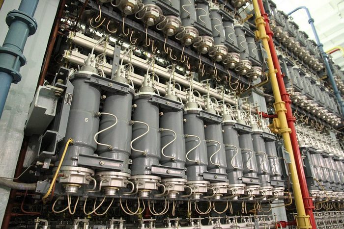 Процесс обогащения оставляет много отходов.