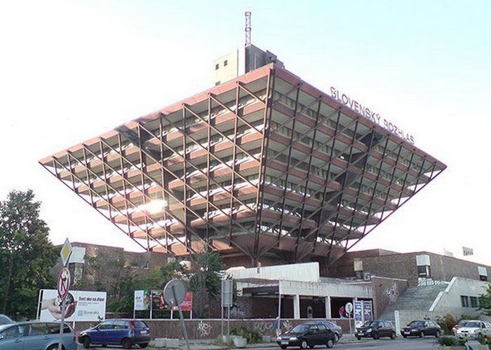 Архитектурная ошибочка: здание словацкого радио.