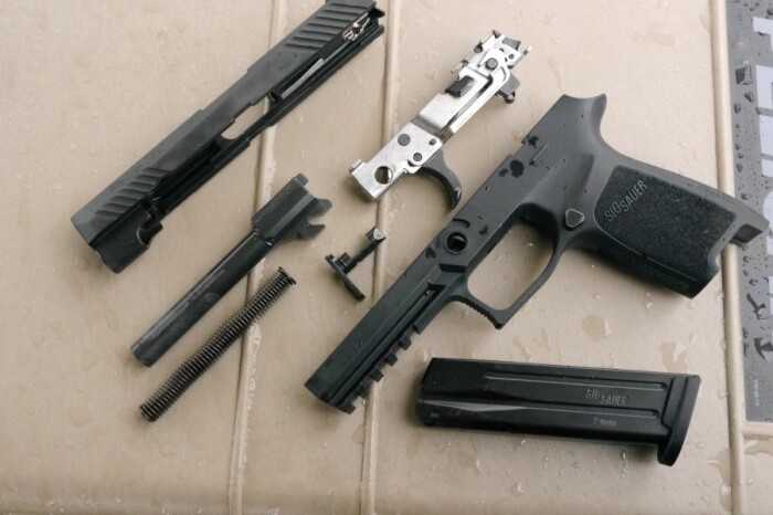 Во-первых, немецкий пистолет модульный. Во-вторых, проще и дешевле. ¦Фото: survivalblog.com.