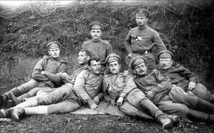 Русские солдаты Первой мировой. Половина в сапогах, половина в обмотках. |Фото: smolbattle.ru.