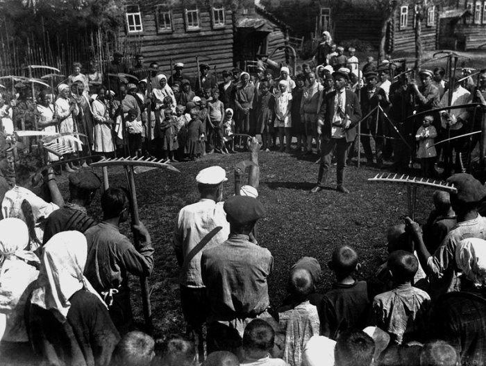 В 1927 году начала коллективизация. |Фото: smolbattle.ru.