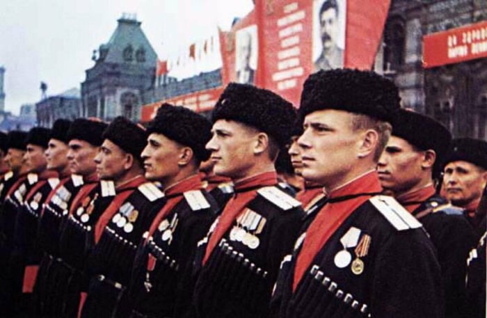 Примечательно, что советские казаки сережек не носили. ¦Фото: livejournal.com.