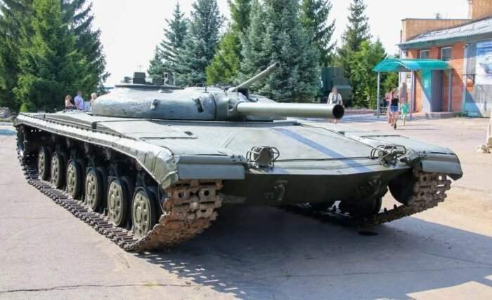 У танка вовсе не обычная пушка. |Фото: naukateh.ru.