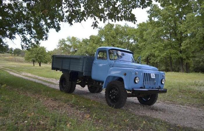 Машины получали одинаковые унифицированные кабины.