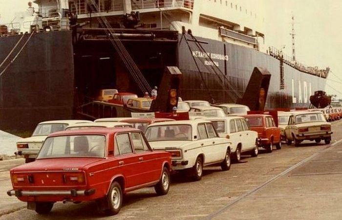 Машины дорабатывали и местные дилеры.