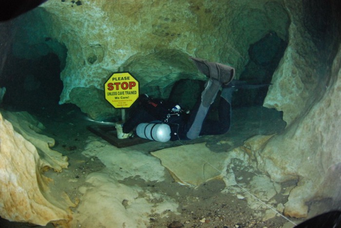 Призрачная пещера и Пикок Спрингс — США