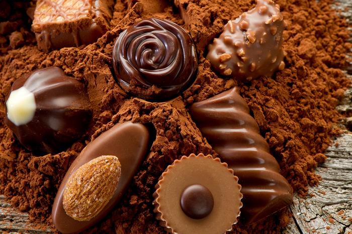 Шоколад помогает избавиться от предменструальных судорог.