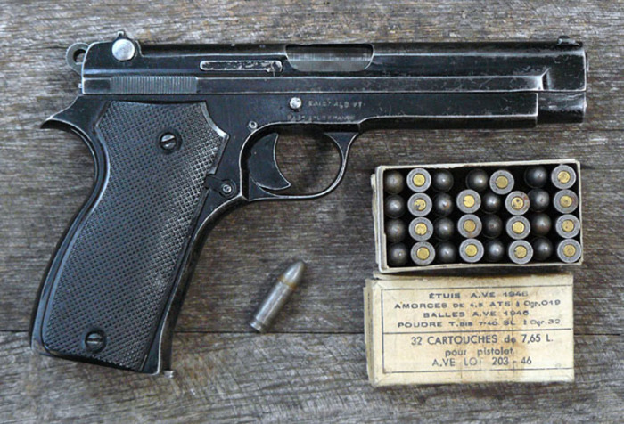 Сильно упрощенный пистолет. |Фото: smallarms.ru.