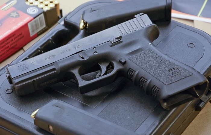 Серьёзный пистолет. Серьёзный пистолет.