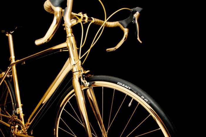 Велосипед как символ роскоши.