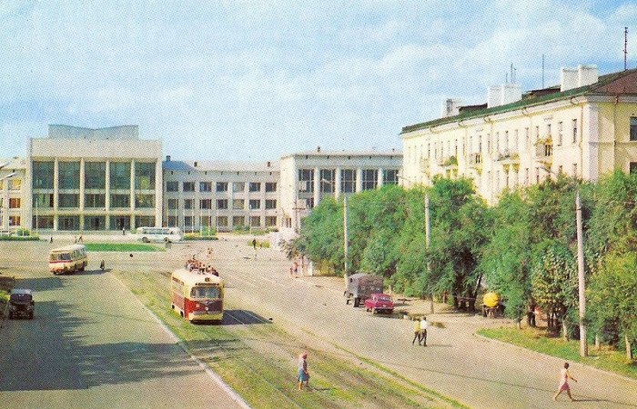 На стройках было до 60 тысяч заключённых.