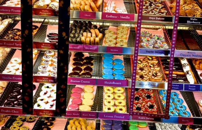 Фаст-фуд: Dunkin' Donuts.