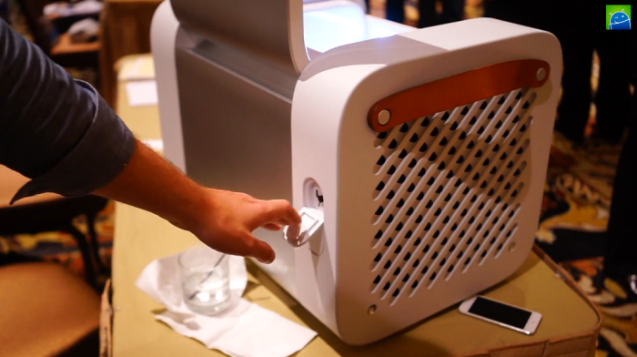 Kube Speaker-Cooler: спикер и холодильник.