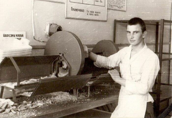 Хлеборезом быть хорошо! /Фото: maximonline.ru.