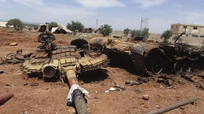 Подбитый Т-90 в Сирии. |Фото: ya.ru.