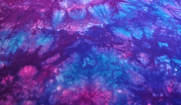 Микроволновая печь — для окраски тканей.