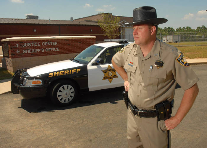 Управление шерифа и полиция в чем разница