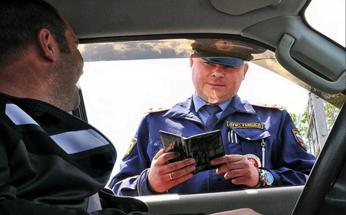 Выпрыгивать из машины не стоит. |Фото: avtoexperts.ru.