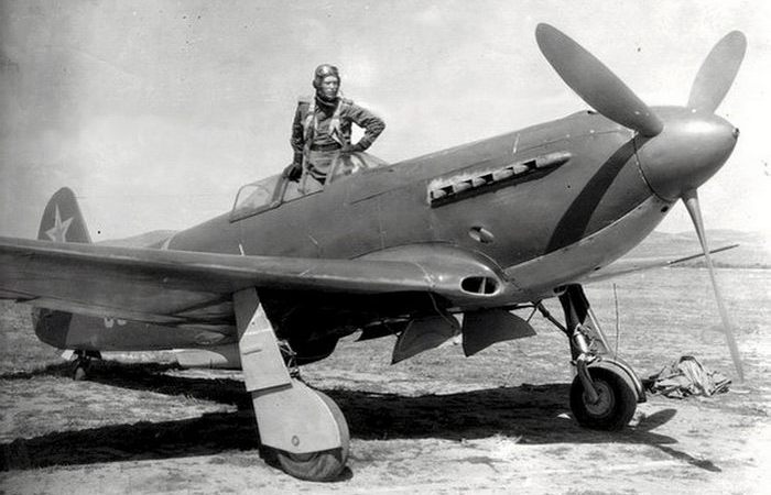 Немцам удалось захватить один самолёт.