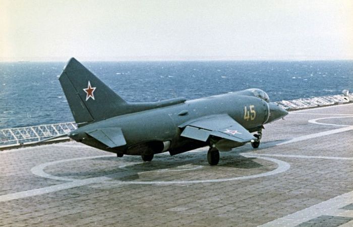 Использовался Як-38 до 2004 года.