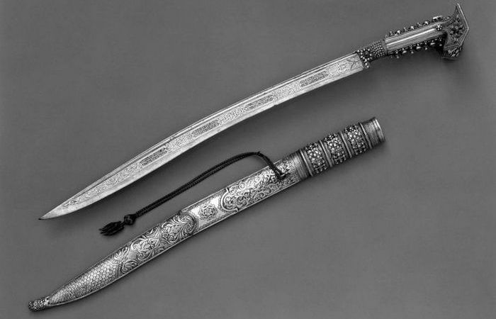 Вспомогательный клинок. Вспомогательный клинок.