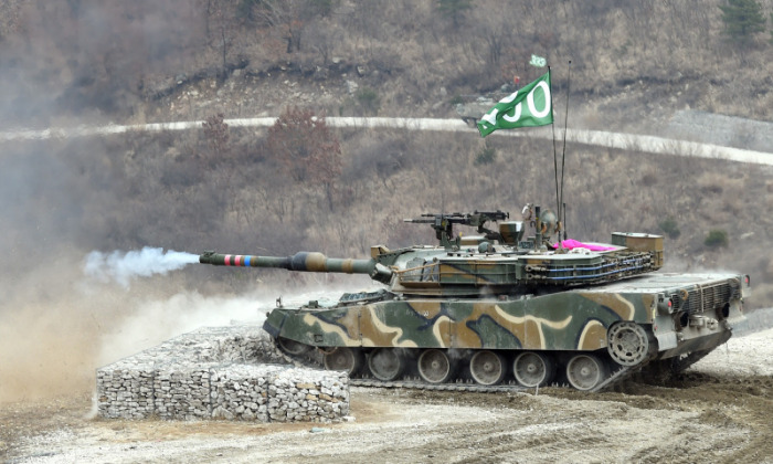 У Юга танков меньше, но это копии М1 Абрамс. |Фото: bangkokbook.ru.