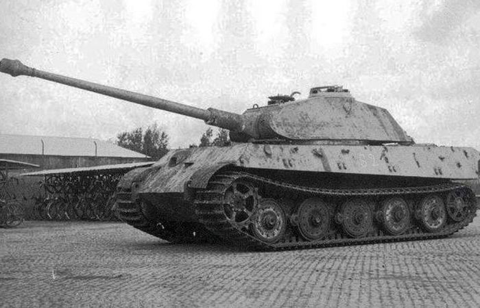 В 1944 году уже были средства против танки. В 1944 году уже были средства против танки.