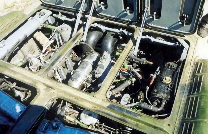 Двигателей два, но есть нюанс. Двигателей два, но есть нюанс.