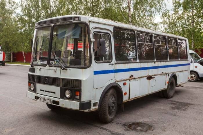 На самом деле автобус для армии. ¦Фото: rad.lot-online.ru.