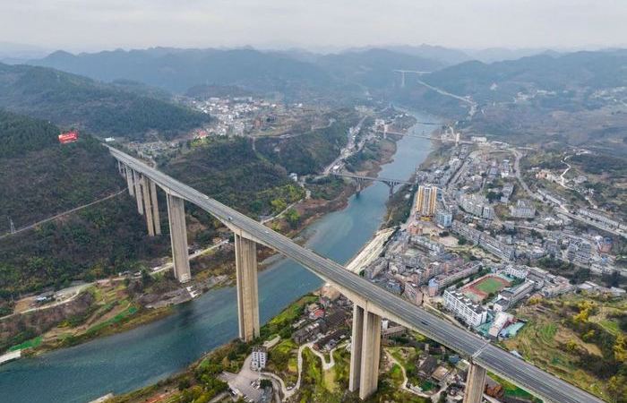 В провинции ещё много интересных мостов. В провинции ещё много интересных мостов.