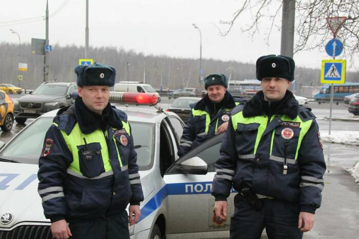 Инспектора - это все еще полиция. /Фото: razrisyika.ru.