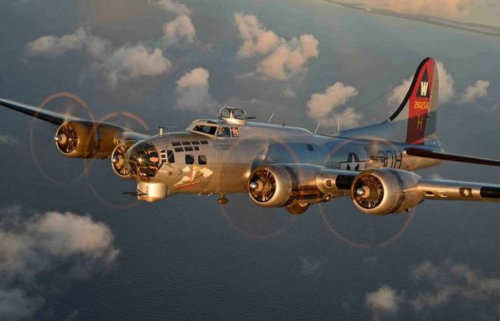 Первой жертвой стал американский бомбардировщик.