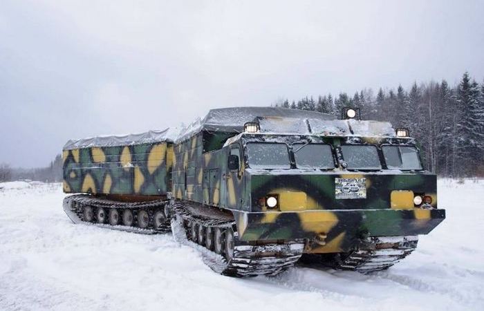 Полный привод на 4 гусеницы. Полный привод на 4 гусеницы.