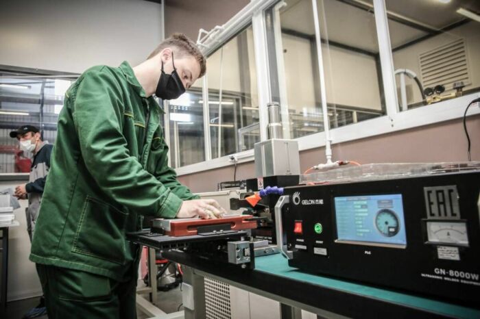 На самом деле в России делают батарейки.