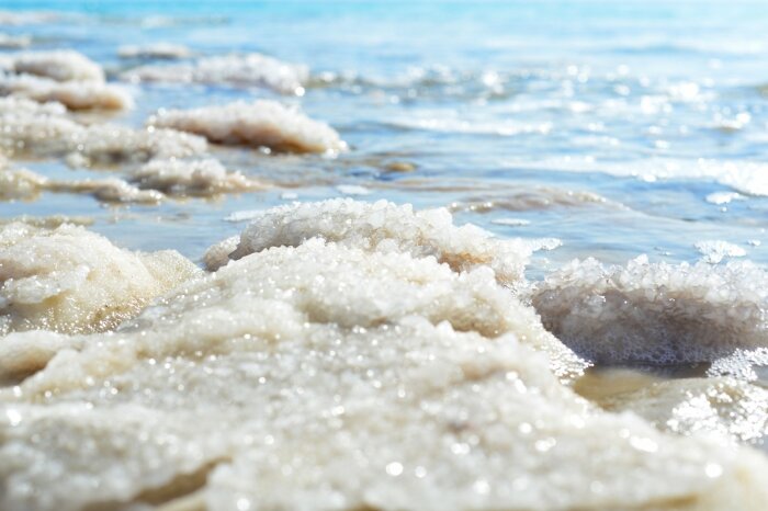 Вся вода в мире соленая, но соленость бывает разной. |Фото: podagrainform.ru.