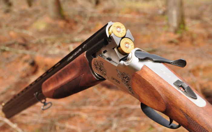 Используется и охотниками, и спортсменами.