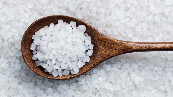 Помочь может обычная соль. |Фото: build-experts.ru.