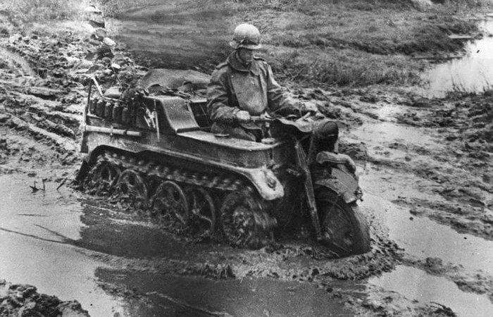 Мотоцикл не знал преград.