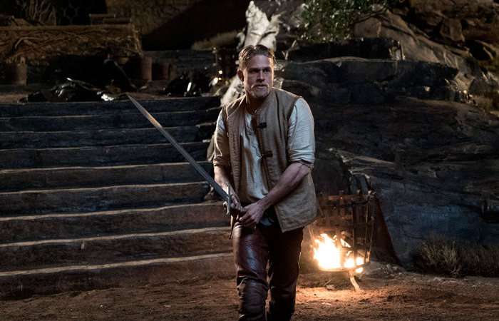 Всем и каждому по мечу!