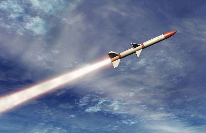 Большинство ракет не может лететь далеко.