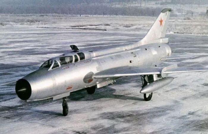 Несмотря на недостатки, Су-7 всё-таки приняли.