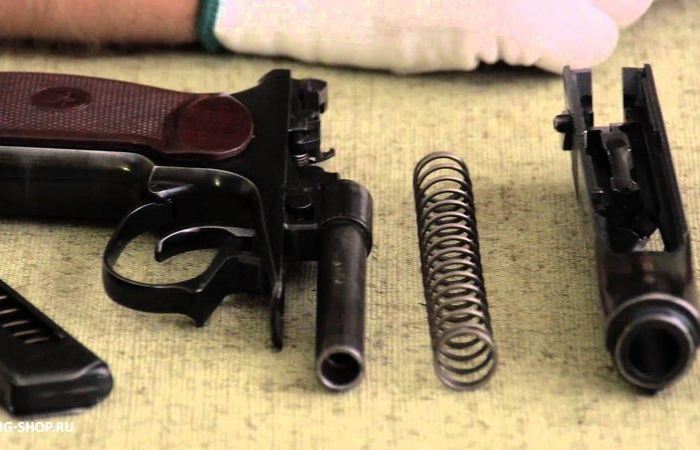 Много наследовал от немецких пистолетов, уверен американец.